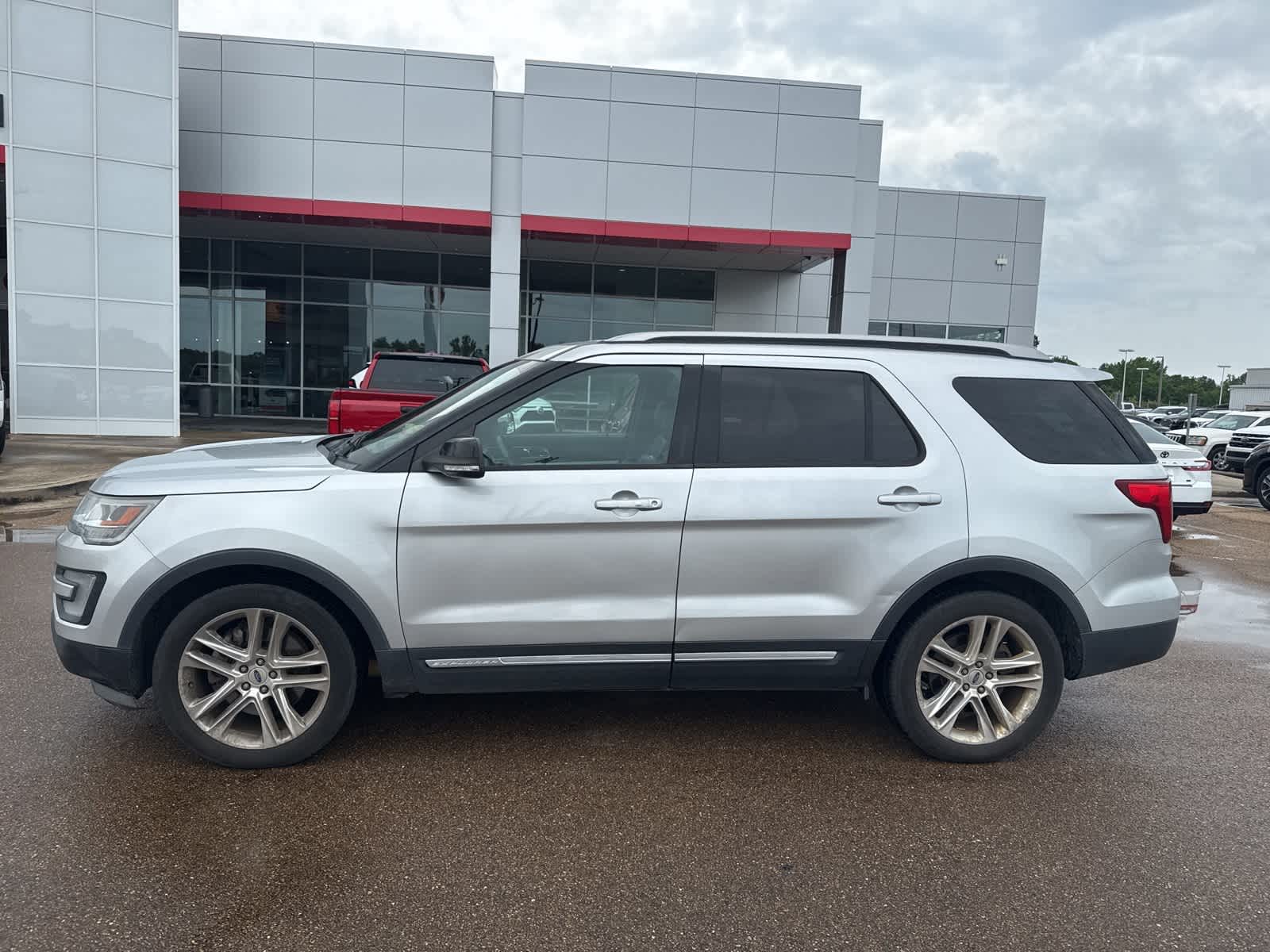 2016 Ford Explorer XLT -
                  Jackson, MS