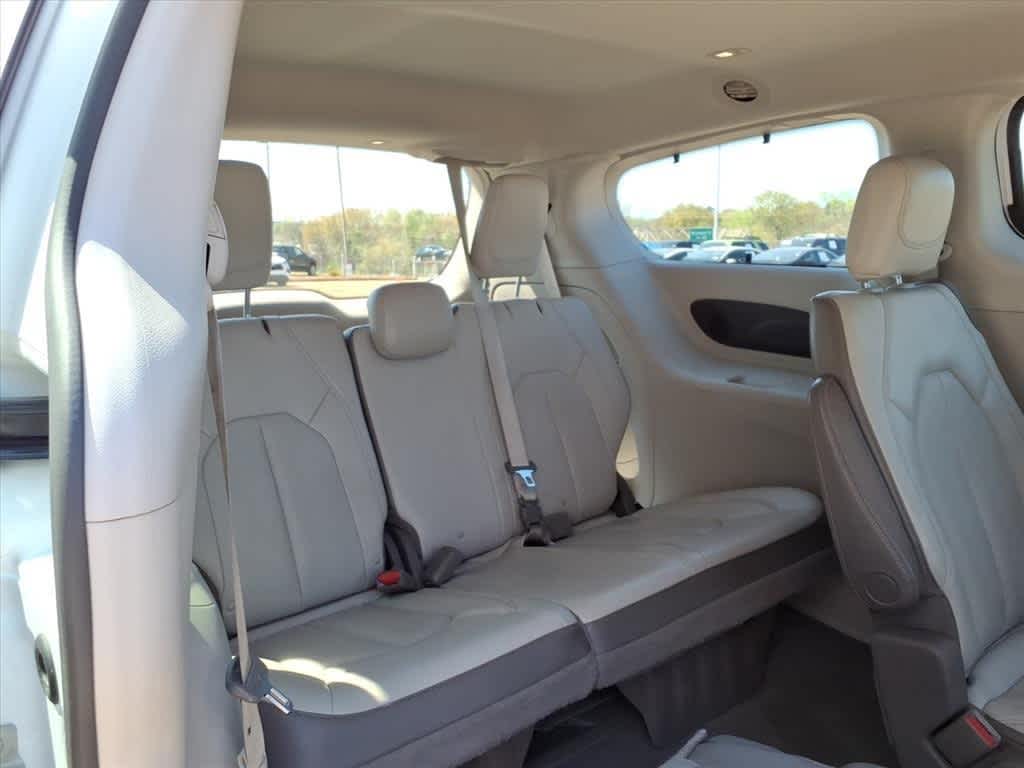 Thumbnail: 2019 Chrysler Pacifica - 29