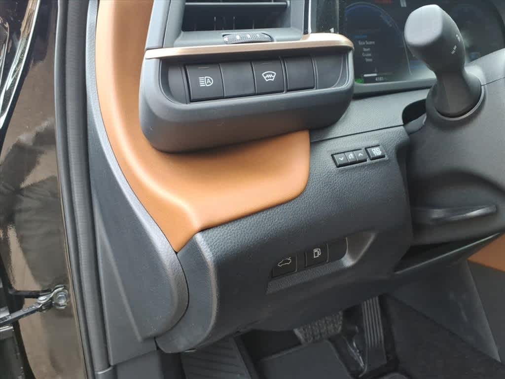 Thumbnail: 2025 Toyota Crown - 13