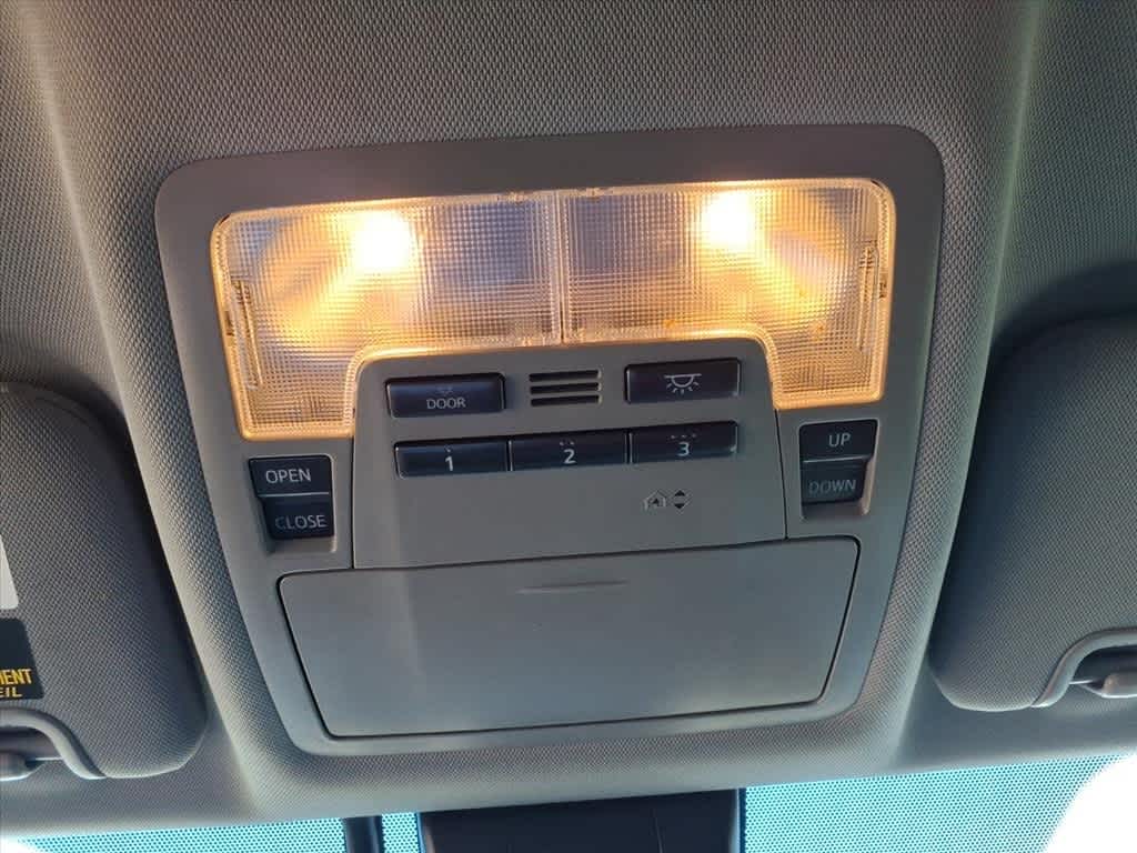 Thumbnail: 2018 Toyota Highlander - 23