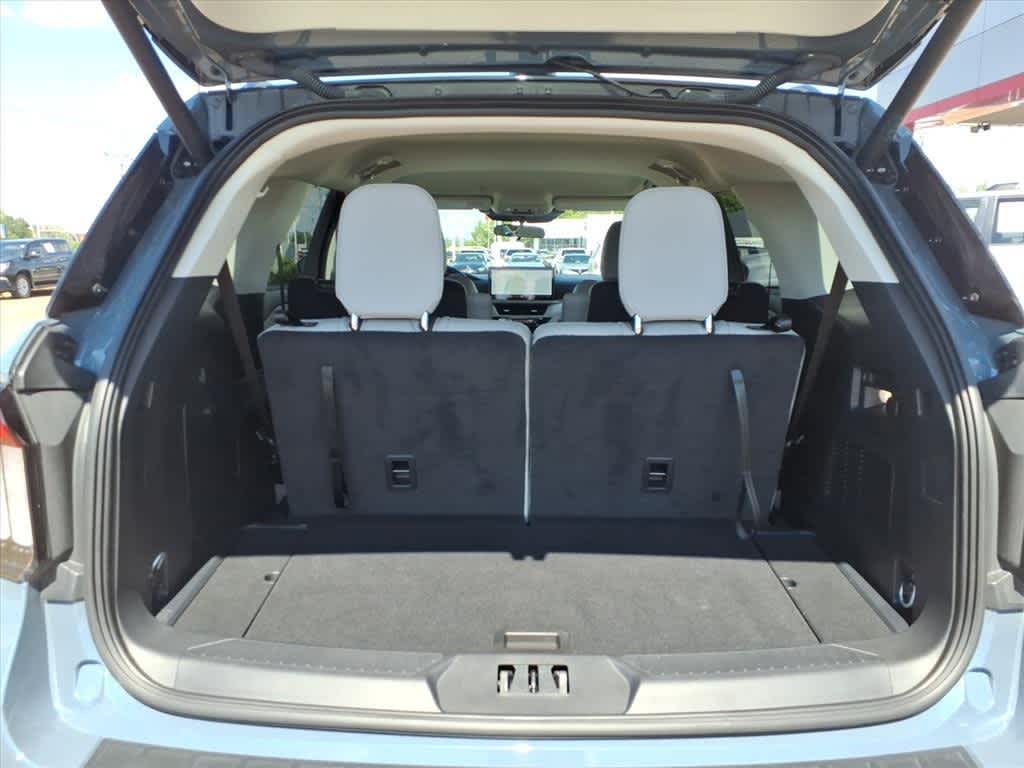 Thumbnail: 2025 Ford Explorer - 8