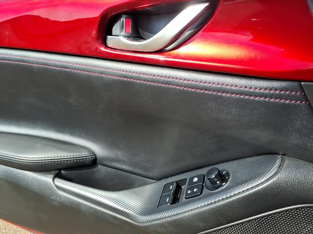 Thumbnail: 2019 Mazda MX-5 Miata - 10