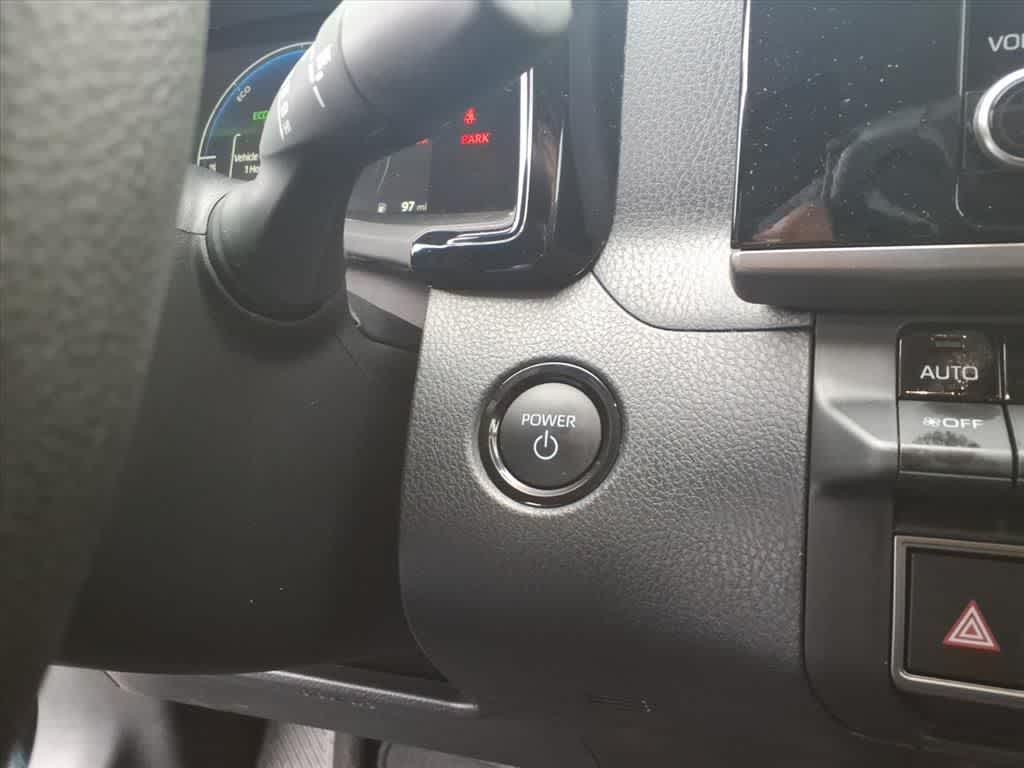 Thumbnail: 2025 Toyota Camry - 17