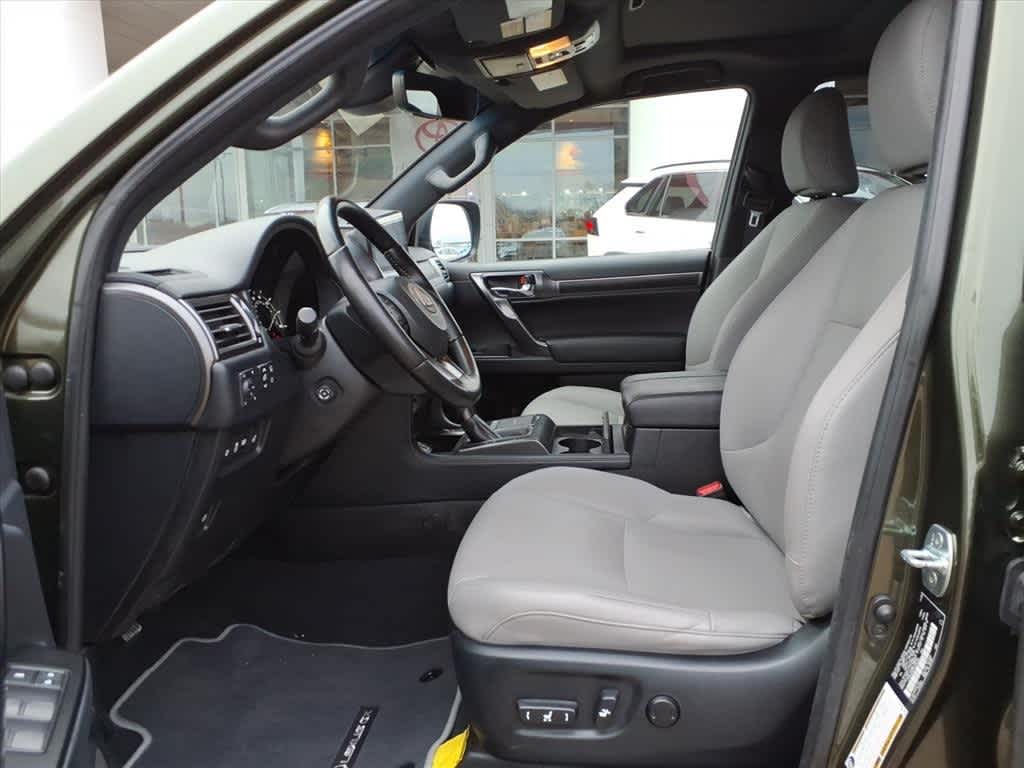 Thumbnail: 2023 Lexus GX - 25