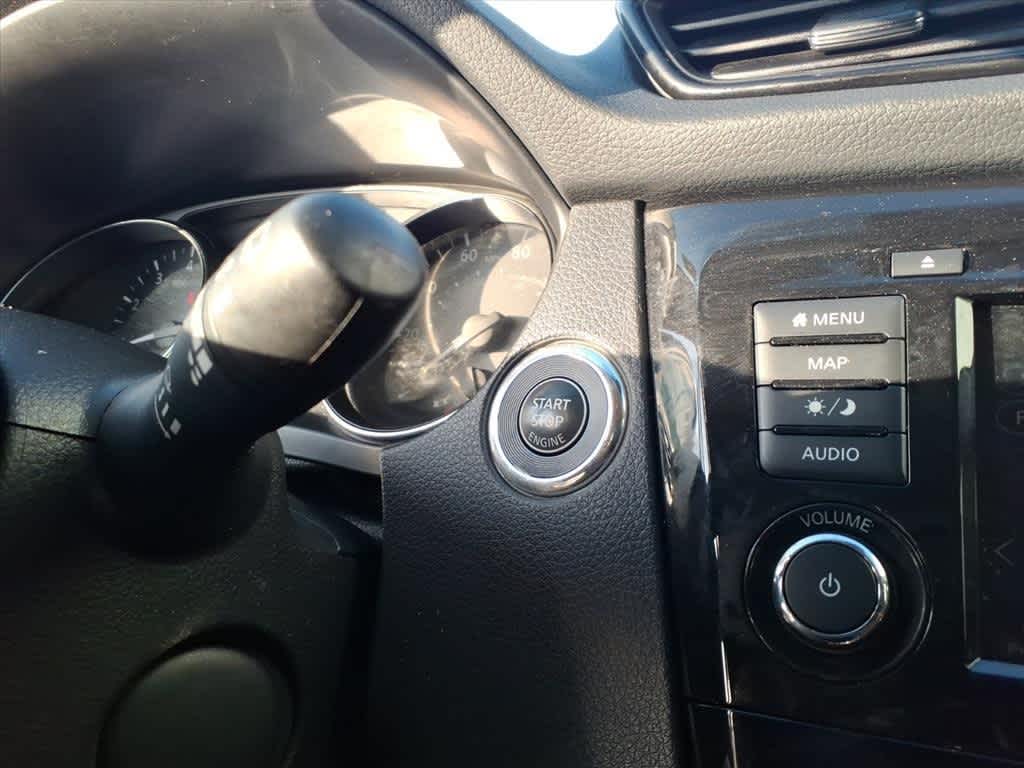 Thumbnail: 2018 Nissan Rogue - 18