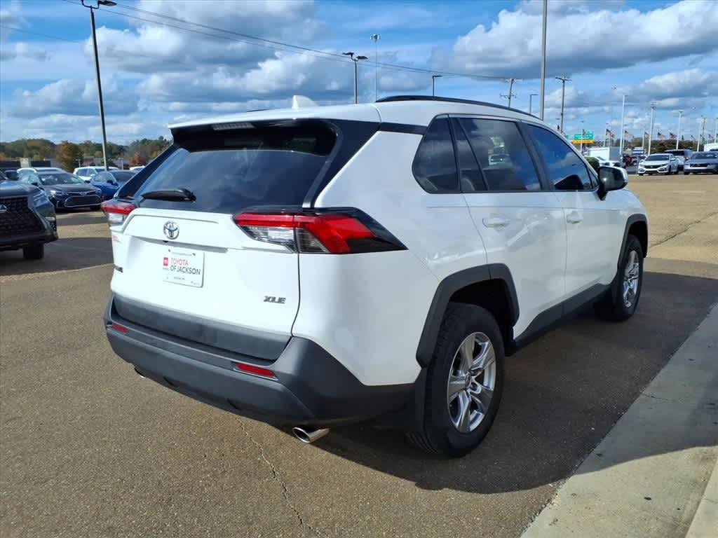 Thumbnail: 2022 Toyota RAV4 - 5