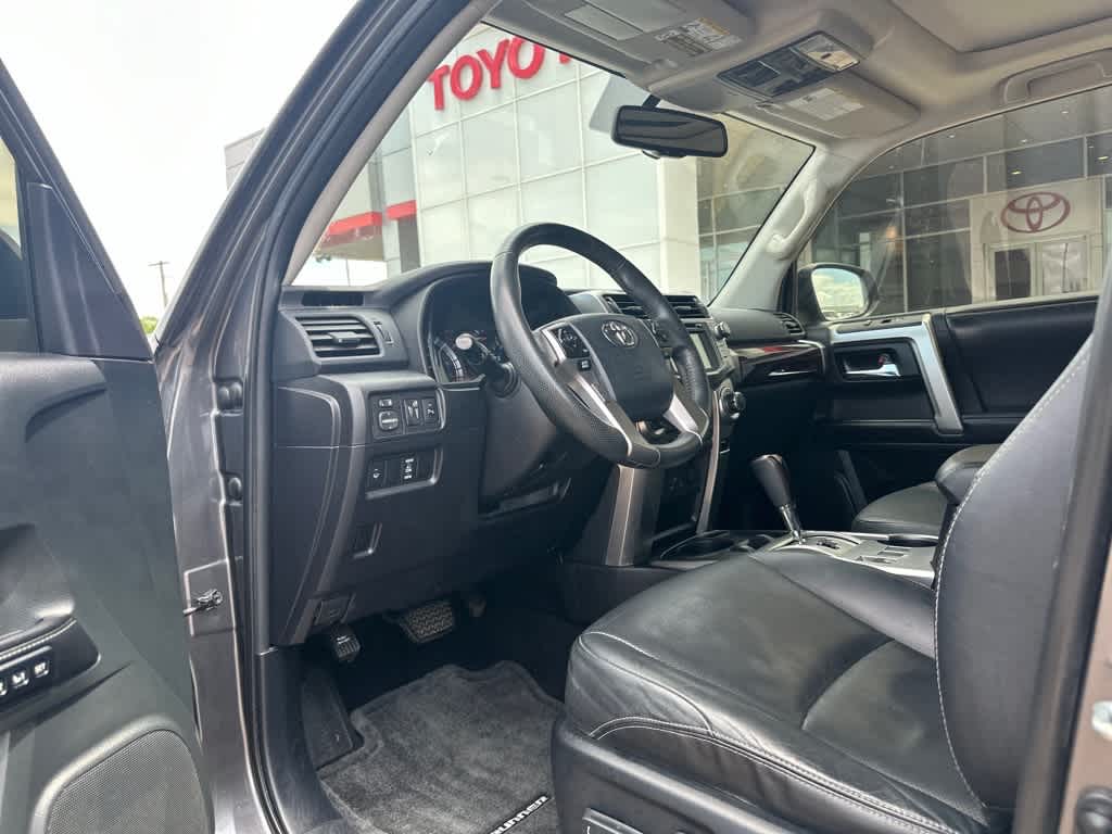 2015 Toyota 4Runner Limited 26