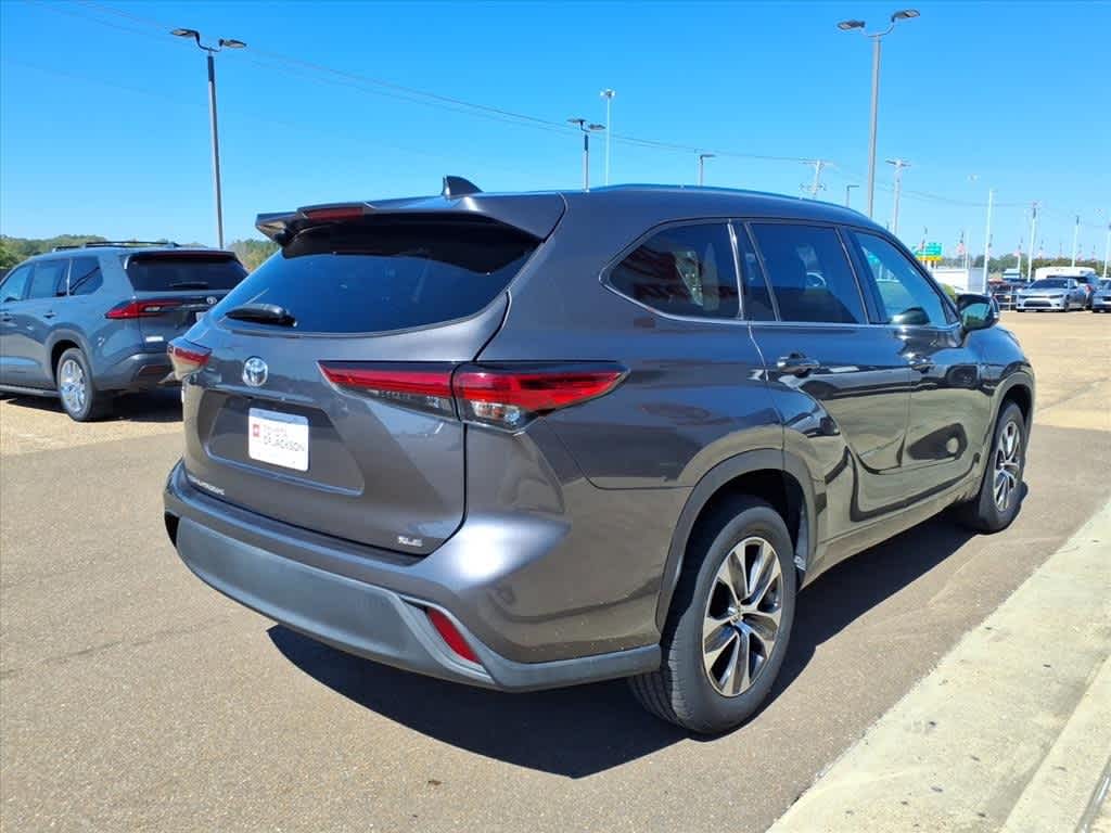 Thumbnail: 2021 Toyota Highlander - 5