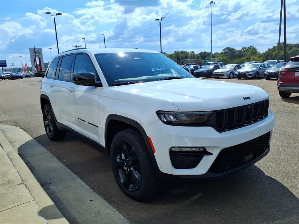 Thumbnail: 2023 Jeep Grand Cherokee - 3