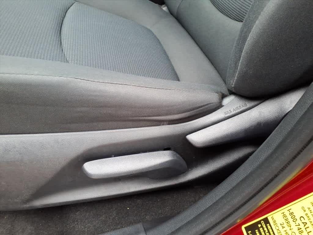 Thumbnail: 2019 Toyota RAV4 - 11