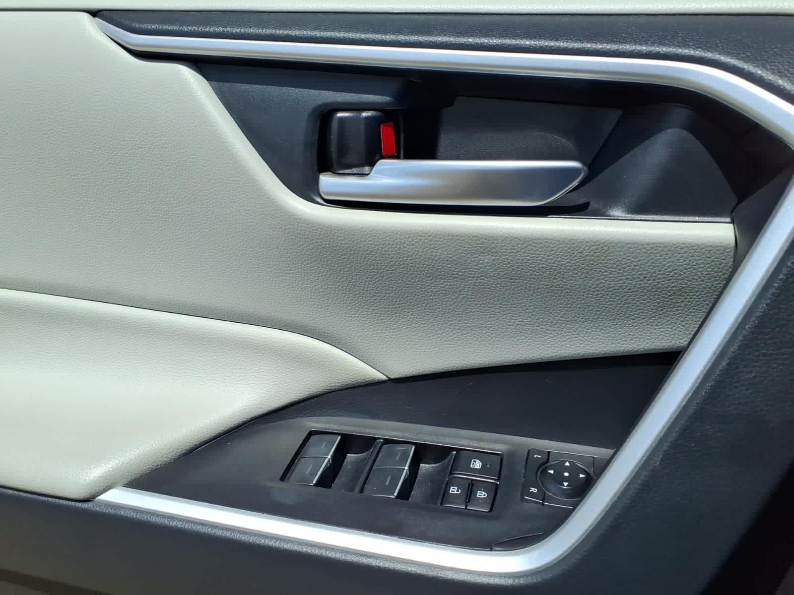 Thumbnail: 2023 Toyota RAV4 - 13