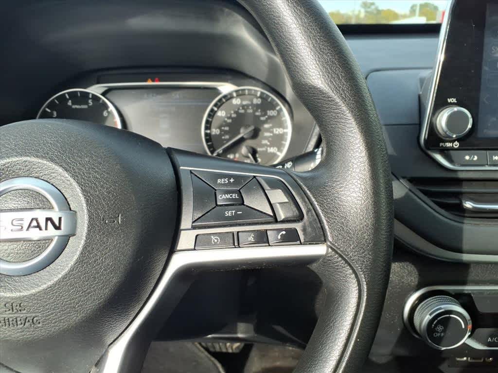 Thumbnail: 2020 Nissan Altima - 15