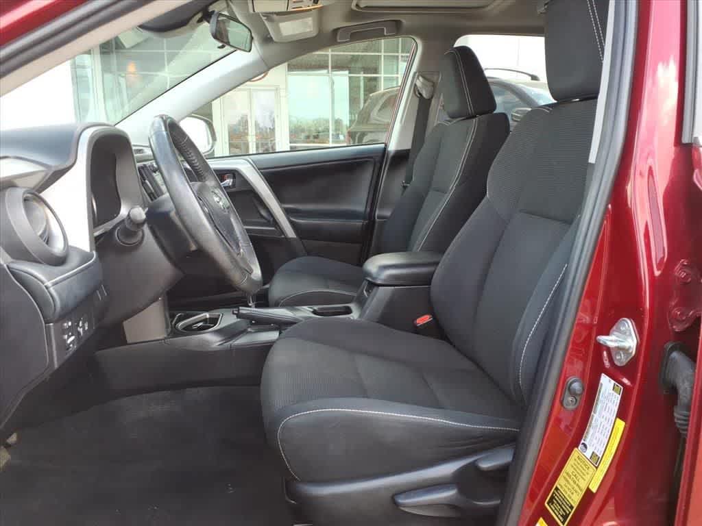 Thumbnail: 2018 Toyota RAV4 - 25