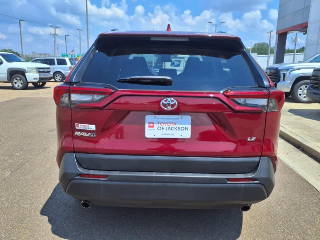Thumbnail: 2021 Toyota RAV4 - 6