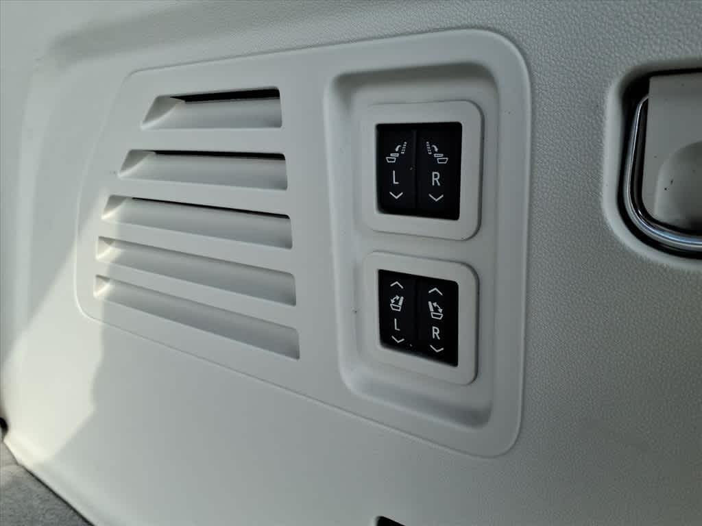 Thumbnail: 2025 GMC Acadia - 8