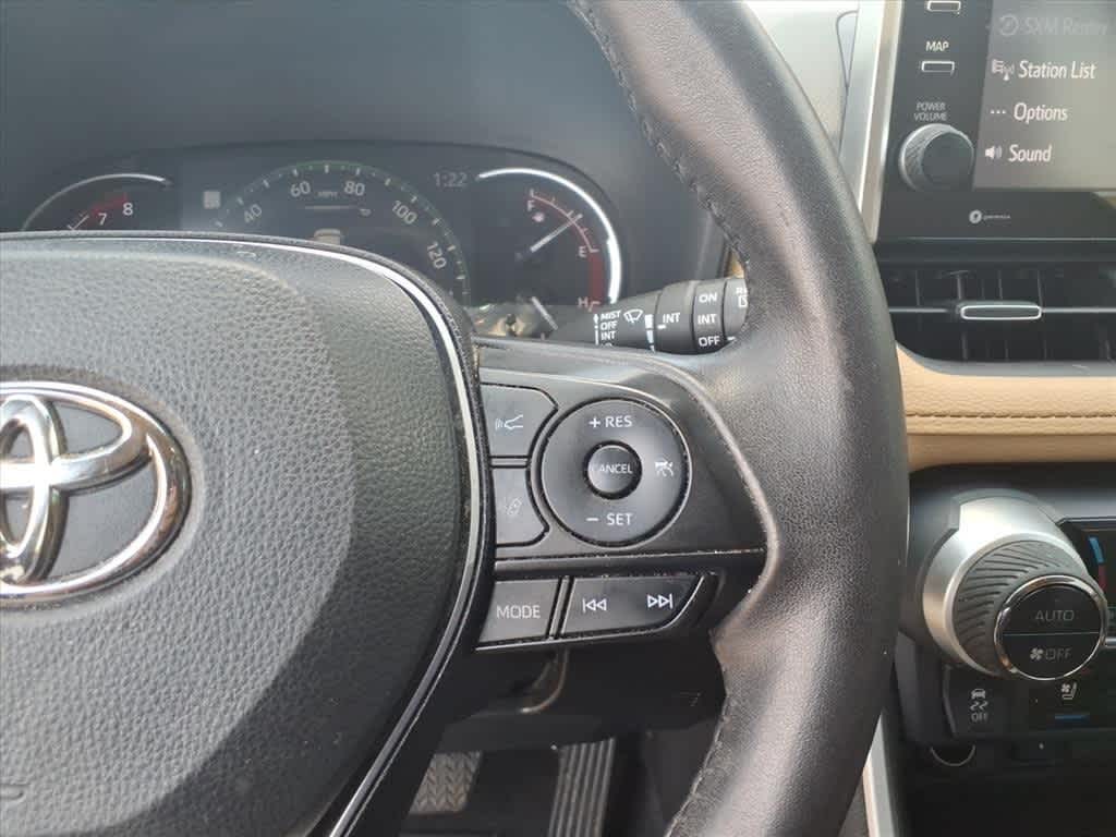 Thumbnail: 2022 Toyota RAV4 - 16