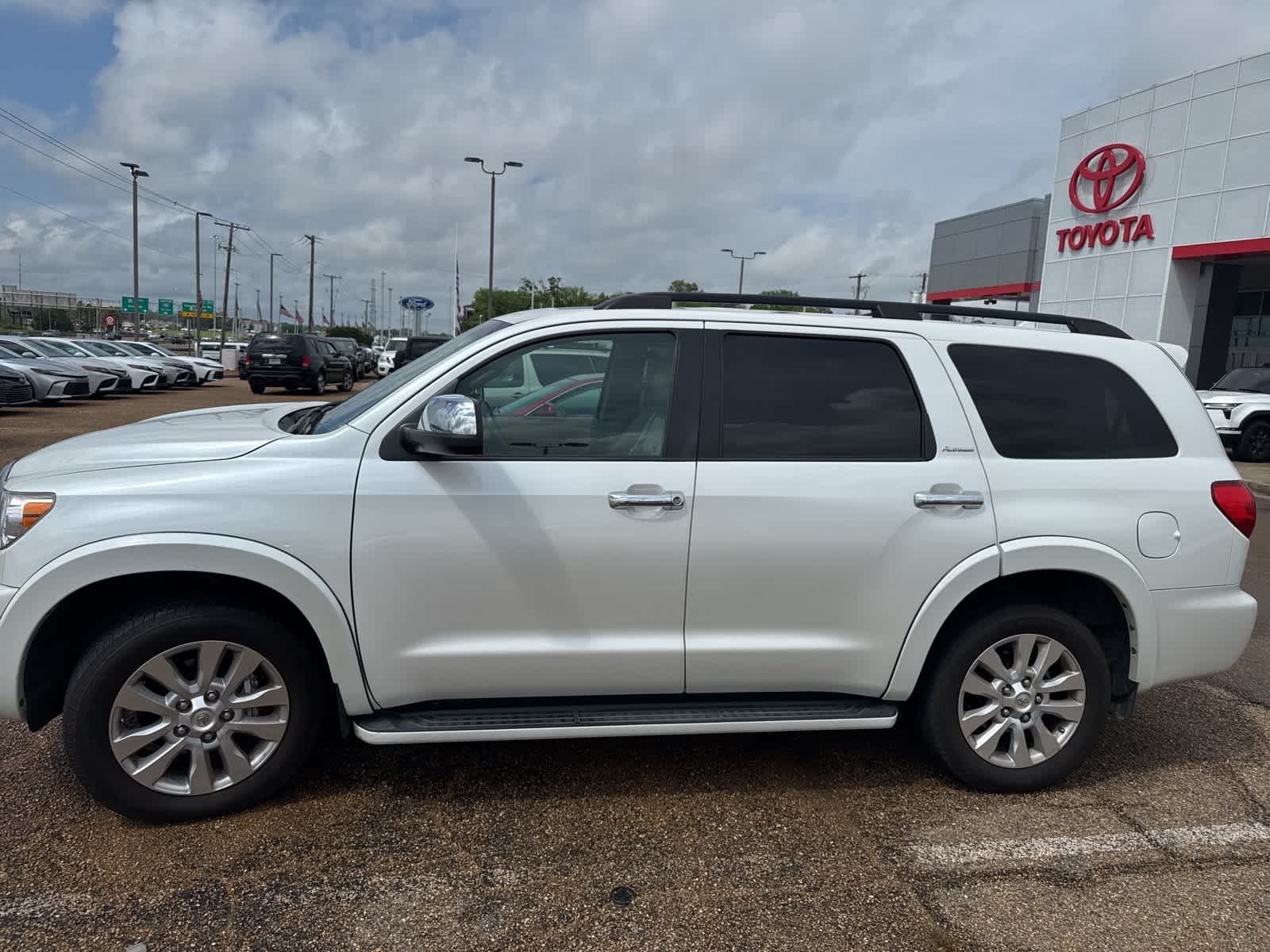 Thumbnail: 2017 Toyota Sequoia - 2