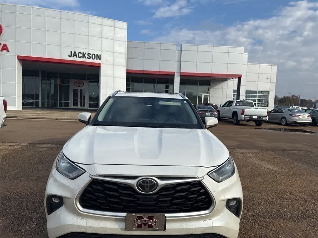 Thumbnail: 2021 Toyota Highlander - 2