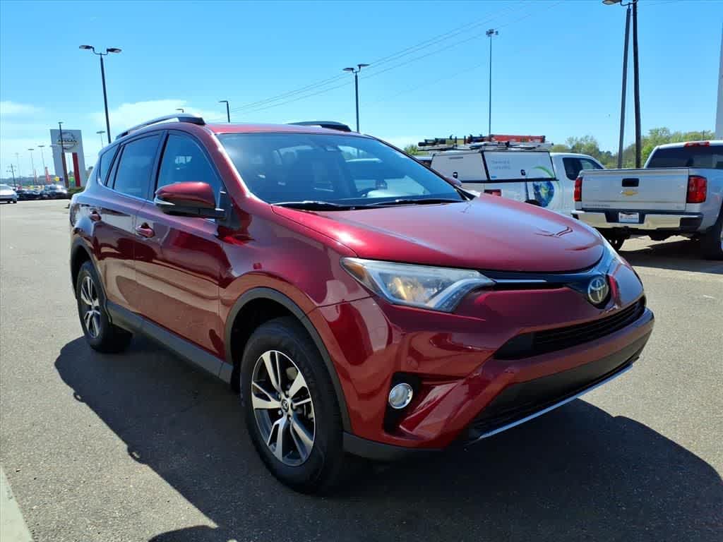 Thumbnail: 2018 Toyota RAV4 - 3