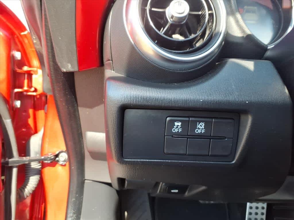 Thumbnail: 2019 Mazda MX-5 Miata - 11