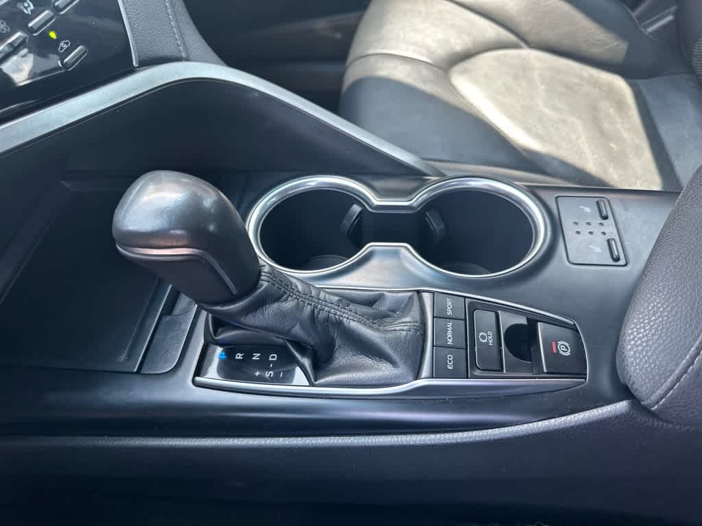Thumbnail: 2018 Toyota Camry - 21