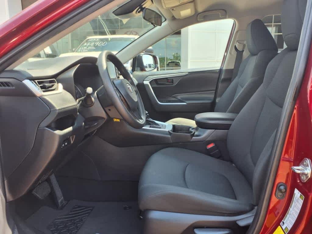 Thumbnail: 2021 Toyota RAV4 - 22