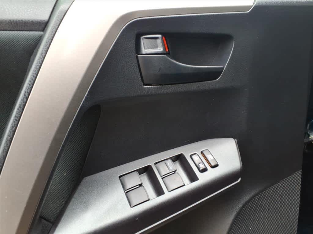 Thumbnail: 2018 Toyota RAV4 - 12