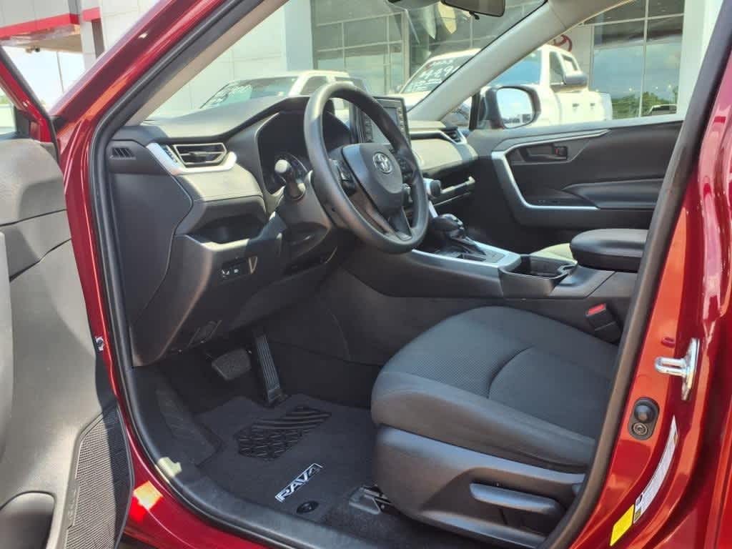 Thumbnail: 2021 Toyota RAV4 - 24