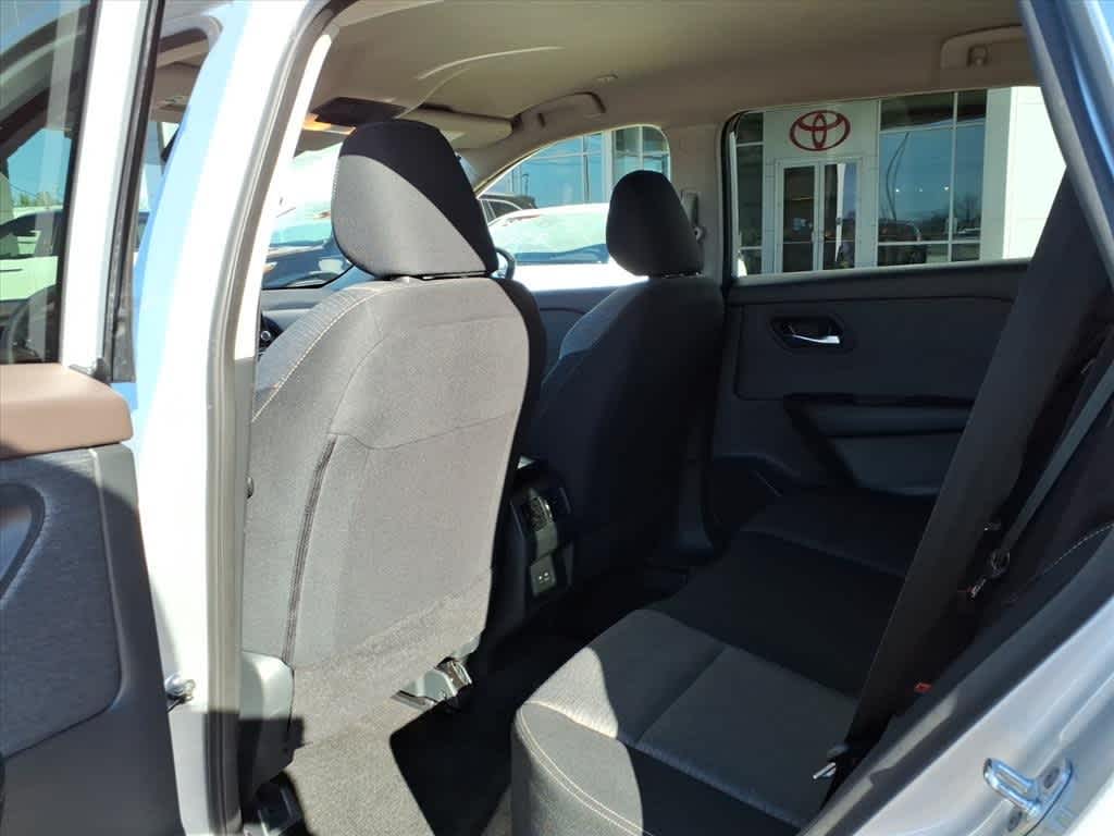 Thumbnail: 2023 Nissan Rogue - 29