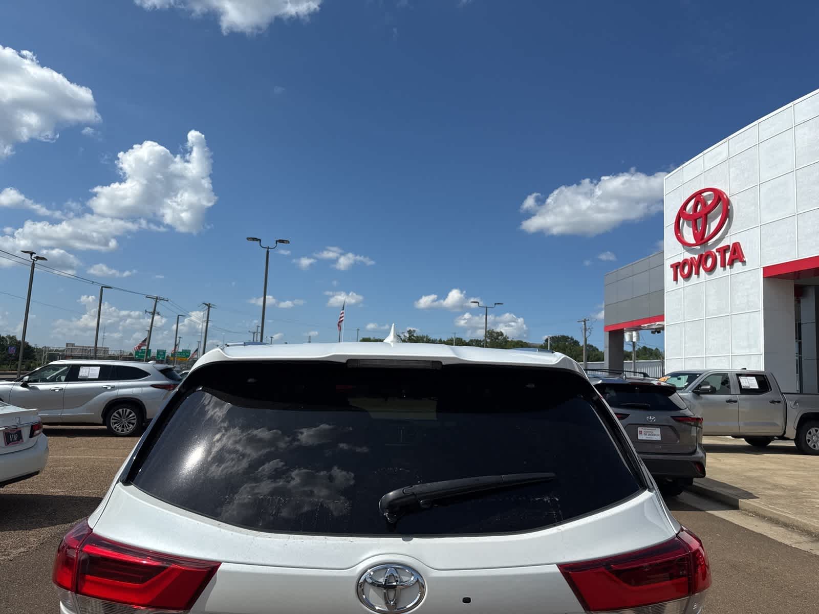 Thumbnail: 2017 Toyota Highlander - 4