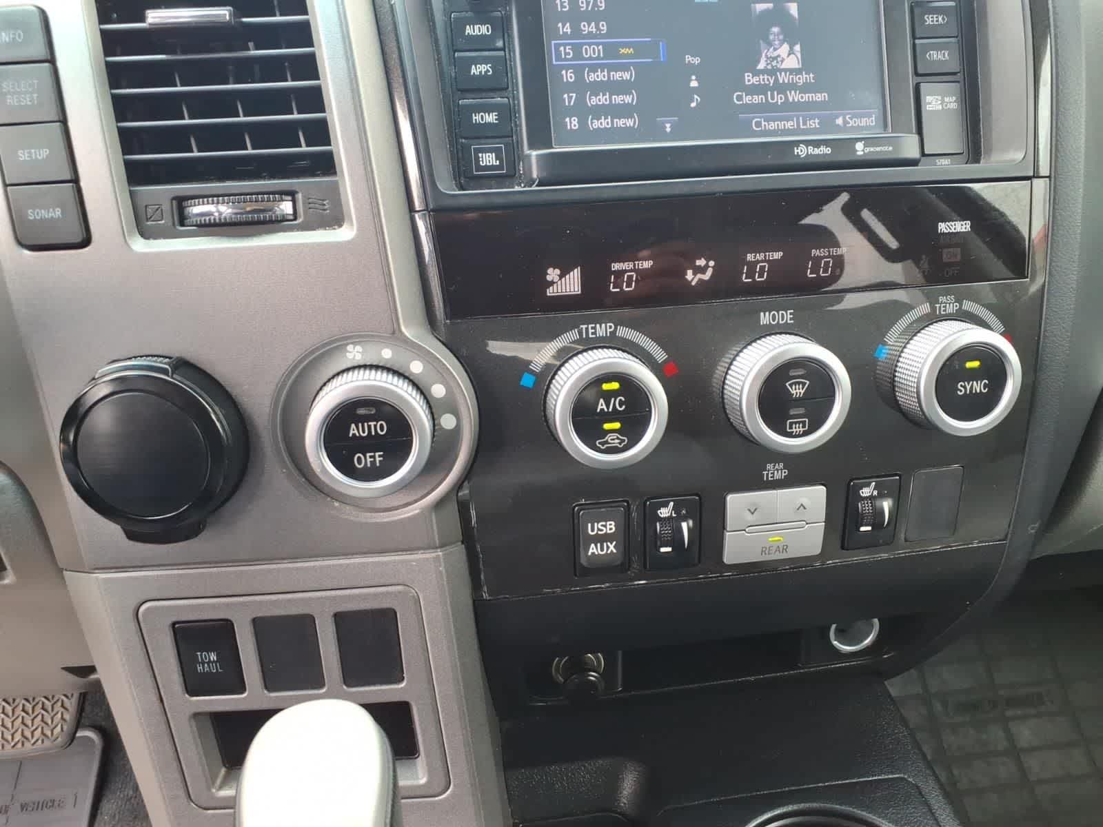 Thumbnail: 2014 Toyota Sequoia - 19
