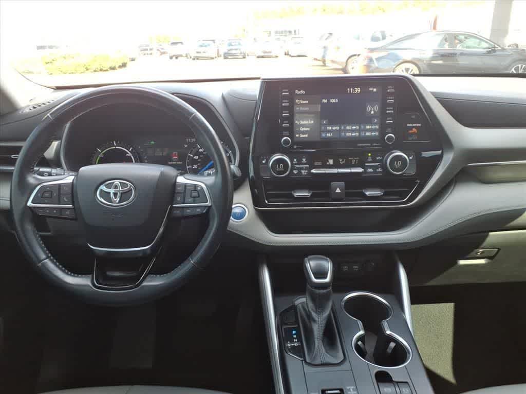 Thumbnail: 2020 Toyota Highlander - 10