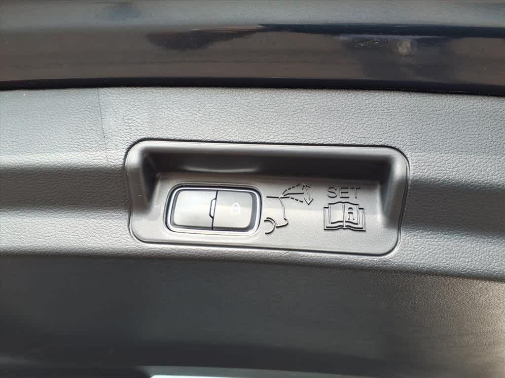 Thumbnail: 2024 Ford Explorer - 9