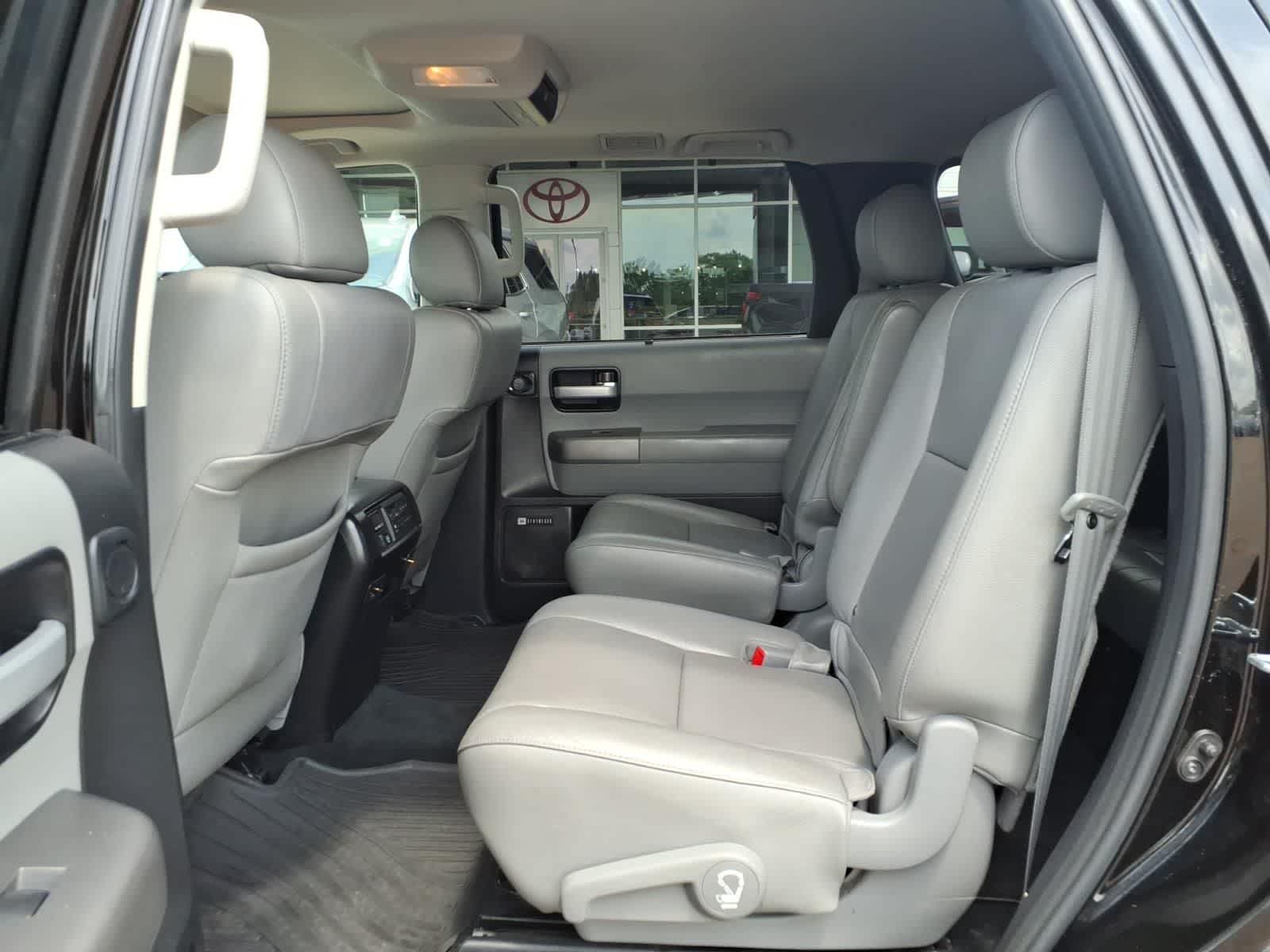 Thumbnail: 2014 Toyota Sequoia - 26