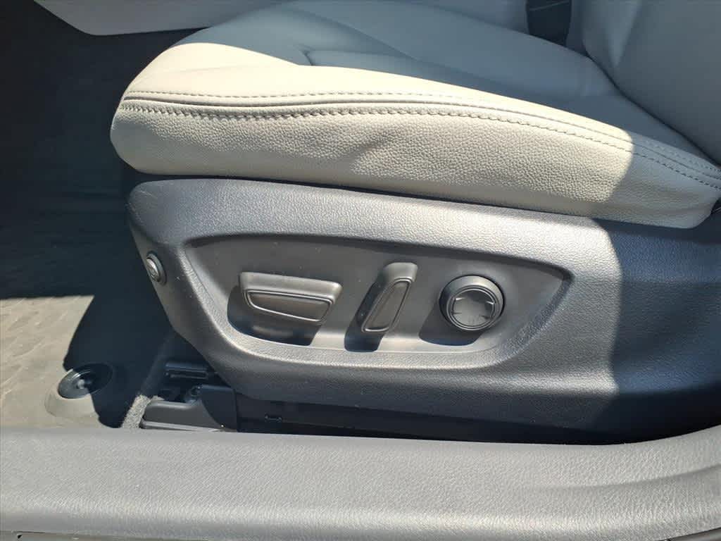 Thumbnail: 2023 Toyota Camry - 11