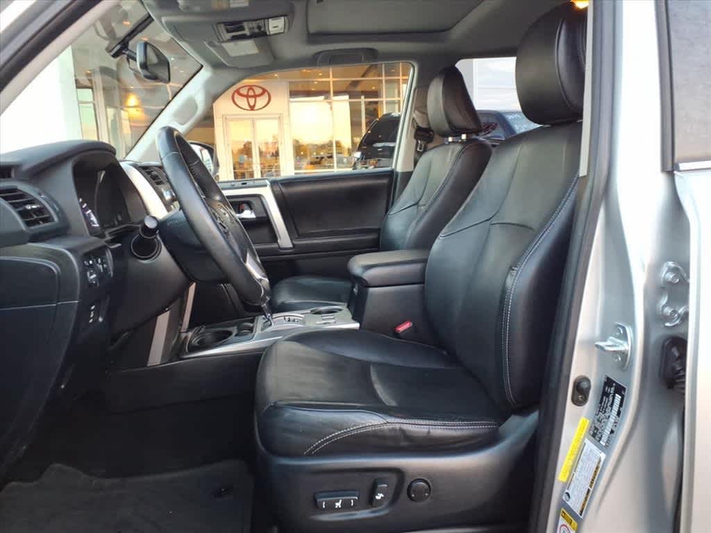 Thumbnail: 2016 Toyota 4Runner - 25