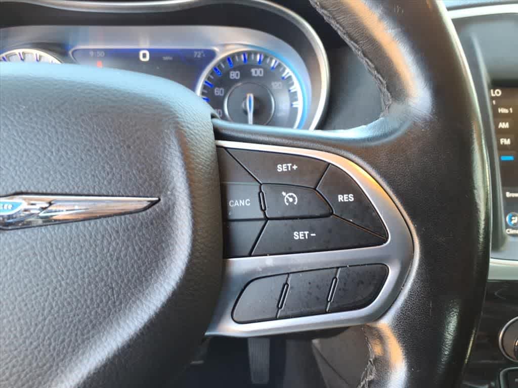 Thumbnail: 2019 Chrysler 300 - 15