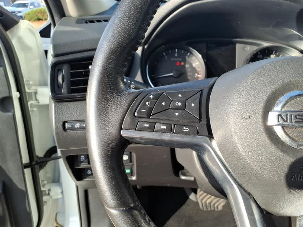 Thumbnail: 2018 Nissan Rogue - 15