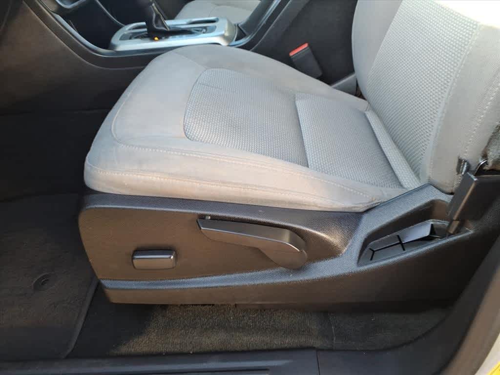 Thumbnail: 2016 Chevrolet Colorado - 10