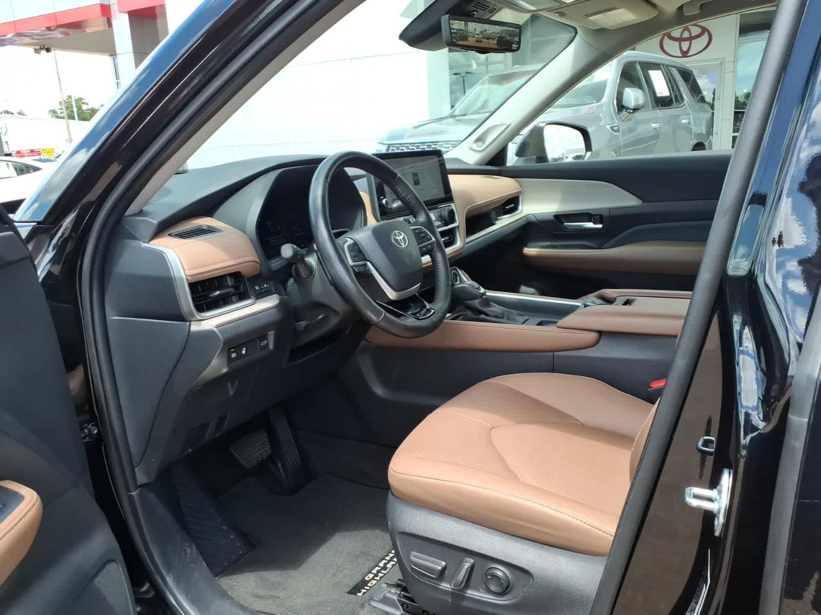 Thumbnail: 2024 Toyota Grand Highlander - 27