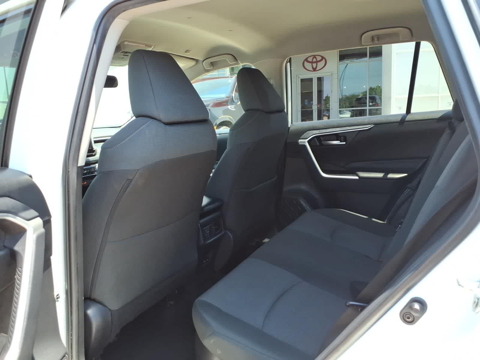 Thumbnail: 2025 Toyota RAV4 - 29