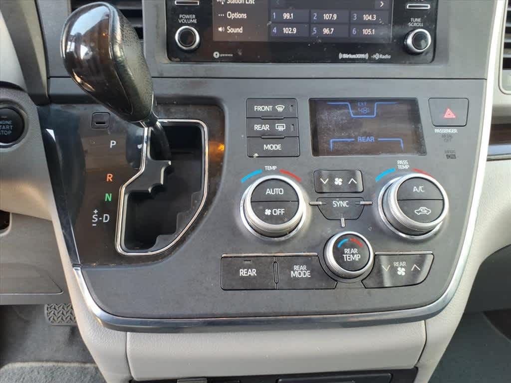 Thumbnail: 2019 Toyota Sienna - 20