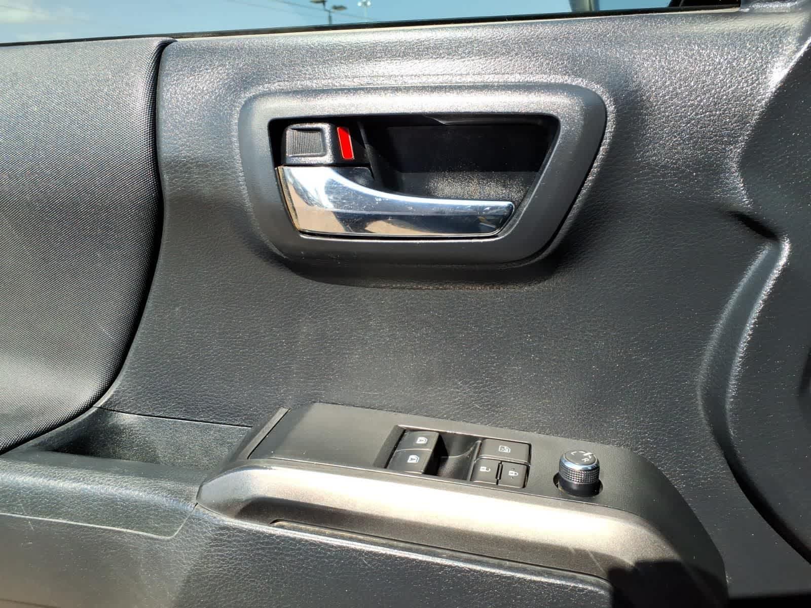 Thumbnail: 2018 Toyota Tacoma - 13