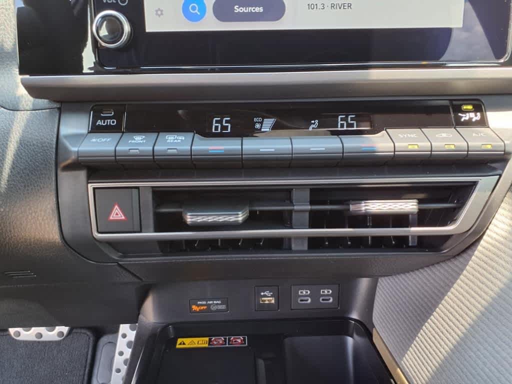 Thumbnail: 2025 Toyota Camry - 19