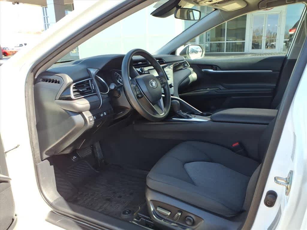 Thumbnail: 2019 Toyota Camry - 26