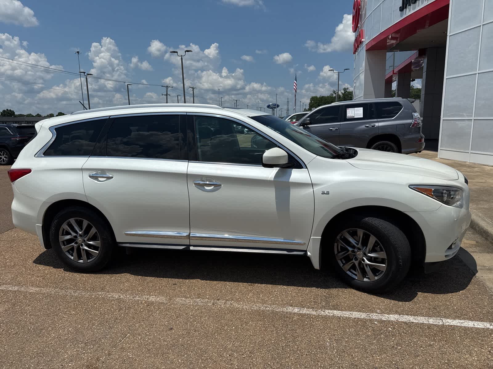Thumbnail: 2015 INFINITI QX60 - 3