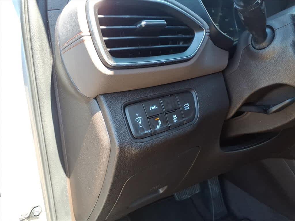 Thumbnail: 2020 Hyundai Santa Fe - 15