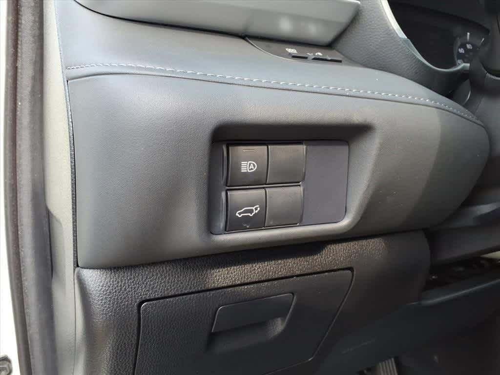 Thumbnail: 2021 Toyota Highlander - 14