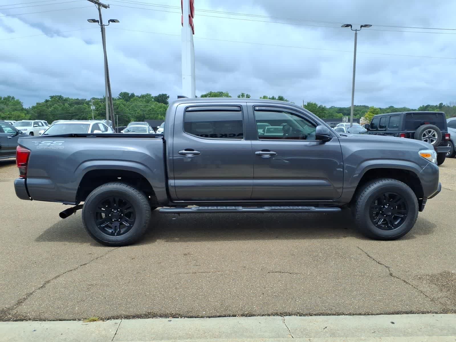 Thumbnail: 2022 Toyota Tacoma - 4