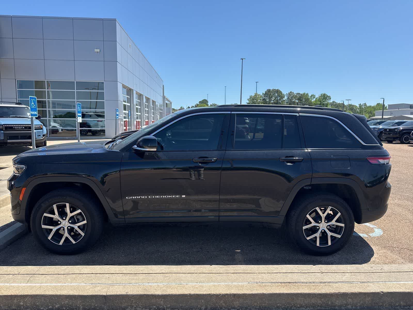 Thumbnail: 2024 Jeep Grand Cherokee - 1